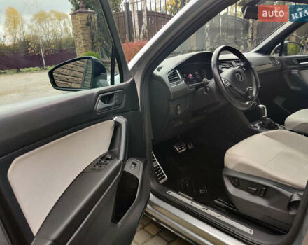 Серый Фольксваген Тигуан, объемом двигателя 2 л и пробегом 298 тыс. км за 17500 $, фото 12 на Automoto.ua