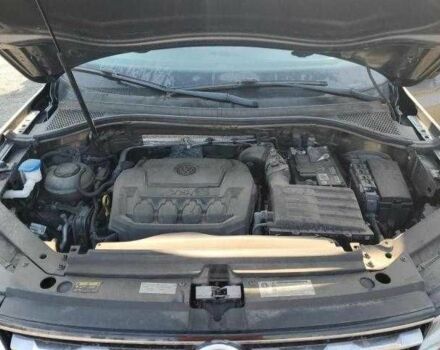 Серый Фольксваген Тигуан, объемом двигателя 2 л и пробегом 49 тыс. км за 4500 $, фото 11 на Automoto.ua