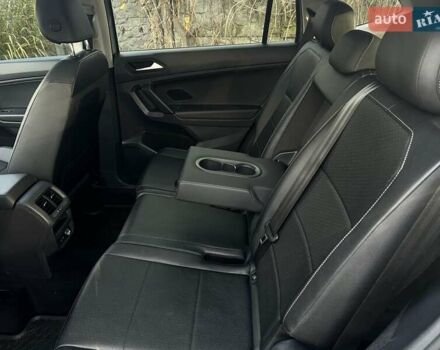 Сірий Фольксваген Тігуан, об'ємом двигуна 2 л та пробігом 84 тис. км за 18500 $, фото 21 на Automoto.ua