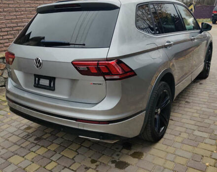 Серый Фольксваген Тигуан, объемом двигателя 2 л и пробегом 298 тыс. км за 17500 $, фото 4 на Automoto.ua