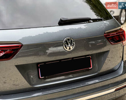 Сірий Фольксваген Тігуан, об'ємом двигуна 1.98 л та пробігом 230 тис. км за 27700 $, фото 50 на Automoto.ua