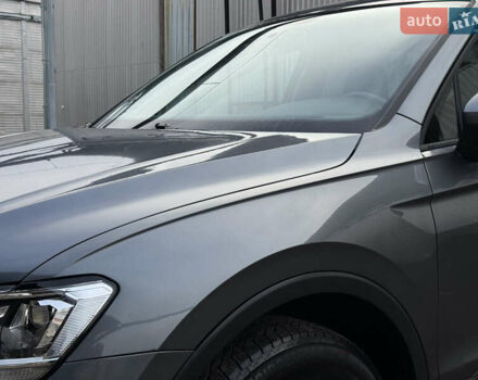 Серый Фольксваген Тигуан, объемом двигателя 2 л и пробегом 190 тыс. км за 15950 $, фото 25 на Automoto.ua