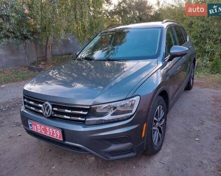 Сірий Фольксваген Тігуан, об'ємом двигуна 0 л та пробігом 251 тис. км за 17000 $, фото 11 на Automoto.ua