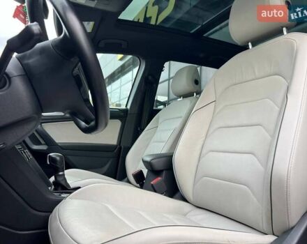 Сірий Фольксваген Тігуан, об'ємом двигуна 2 л та пробігом 40 тис. км за 28200 $, фото 16 на Automoto.ua