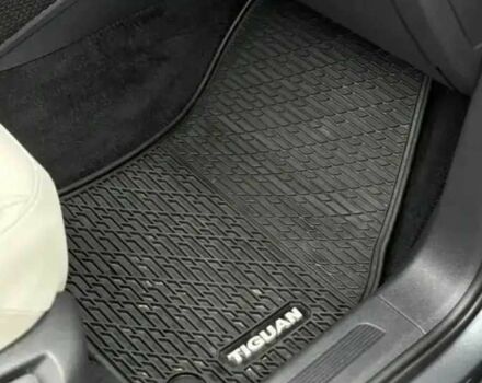 Серый Фольксваген Тигуан, объемом двигателя 2 л и пробегом 130 тыс. км за 14500 $, фото 6 на Automoto.ua