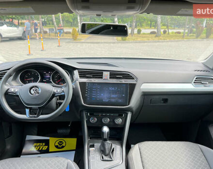 Серый Фольксваген Тигуан, объемом двигателя 2 л и пробегом 53 тыс. км за 19650 $, фото 11 на Automoto.ua