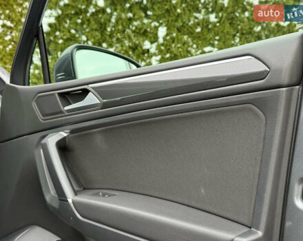 Серый Фольксваген Тигуан, объемом двигателя 2 л и пробегом 241 тыс. км за 26999 $, фото 55 на Automoto.ua