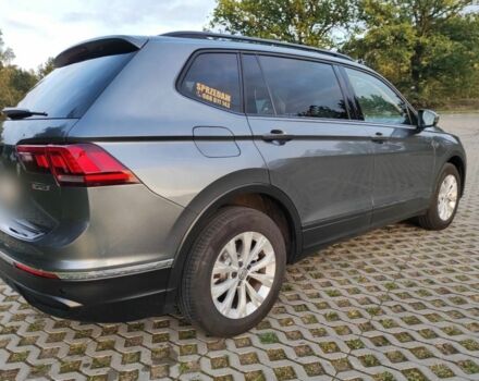 Серый Фольксваген Тигуан, объемом двигателя 2 л и пробегом 140 тыс. км за 9700 $, фото 7 на Automoto.ua