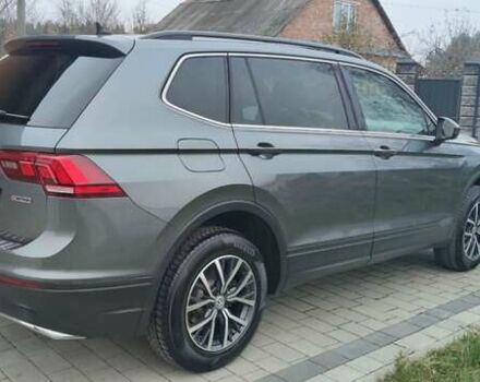 Сірий Фольксваген Тігуан, об'ємом двигуна 1.98 л та пробігом 179 тис. км за 17300 $, фото 1 на Automoto.ua