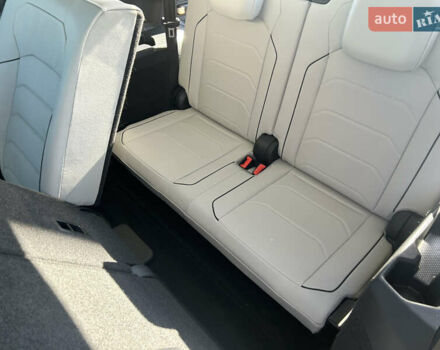 Серый Фольксваген Тигуан, объемом двигателя 2 л и пробегом 212 тыс. км за 26500 $, фото 10 на Automoto.ua