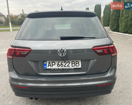 Серый Фольксваген Тигуан, объемом двигателя 1.97 л и пробегом 195 тыс. км за 28000 $, фото 3 на Automoto.ua