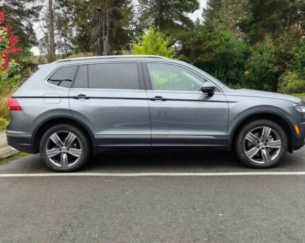 Сірий Фольксваген Тігуан, об'ємом двигуна 2 л та пробігом 33 тис. км за 15100 $, фото 3 на Automoto.ua