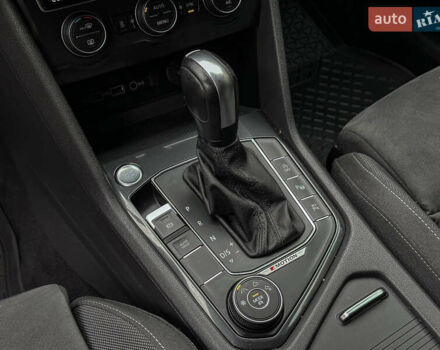 Сірий Фольксваген Тігуан, об'ємом двигуна 1.98 л та пробігом 230 тис. км за 27700 $, фото 77 на Automoto.ua