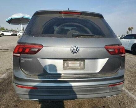 Серый Фольксваген Тигуан, объемом двигателя 2 л и пробегом 49 тыс. км за 4500 $, фото 5 на Automoto.ua