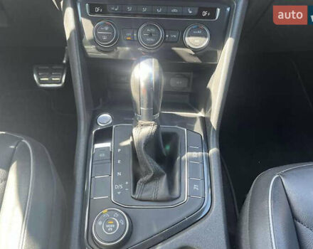 Сірий Фольксваген Тігуан, об'ємом двигуна 1.98 л та пробігом 110 тис. км за 23200 $, фото 31 на Automoto.ua