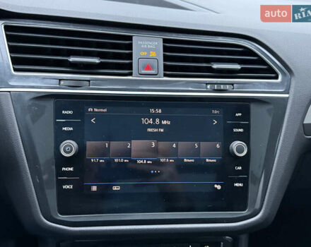 Сірий Фольксваген Тігуан, об'ємом двигуна 2 л та пробігом 62 тис. км за 21500 $, фото 52 на Automoto.ua