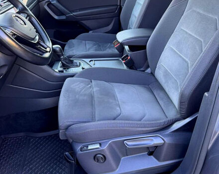 Серый Фольксваген Тигуан, объемом двигателя 2 л и пробегом 237 тыс. км за 28950 $, фото 6 на Automoto.ua