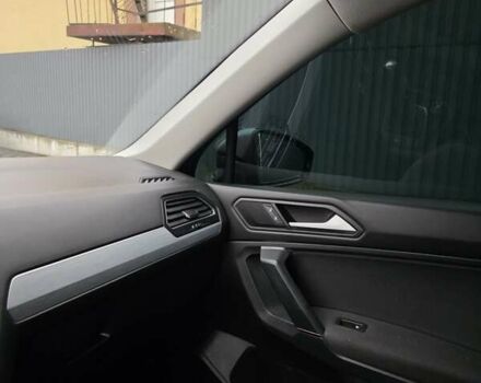 Серый Фольксваген Тигуан, объемом двигателя 2 л и пробегом 186 тыс. км за 14849 $, фото 27 на Automoto.ua