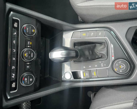 Серый Фольксваген Тигуан, объемом двигателя 1.97 л и пробегом 195 тыс. км за 28000 $, фото 22 на Automoto.ua