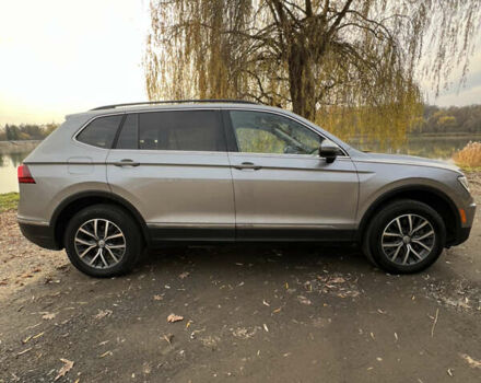 Сірий Фольксваген Тігуан, об'ємом двигуна 1.98 л та пробігом 113 тис. км за 19000 $, фото 5 на Automoto.ua