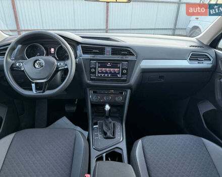 Серый Фольксваген Тигуан, объемом двигателя 2 л и пробегом 121 тыс. км за 16300 $, фото 16 на Automoto.ua