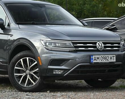 Сірий Фольксваген Тігуан, об'ємом двигуна 2 л та пробігом 63 тис. км за 19950 $, фото 2 на Automoto.ua