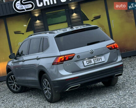 Сірий Фольксваген Тігуан, об'ємом двигуна 2 л та пробігом 62 тис. км за 21500 $, фото 13 на Automoto.ua
