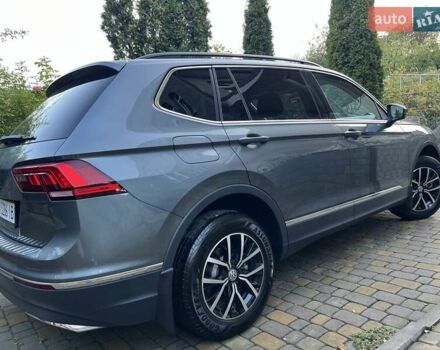 Серый Фольксваген Тигуан, объемом двигателя 1.98 л и пробегом 28 тыс. км за 17800 $, фото 3 на Automoto.ua