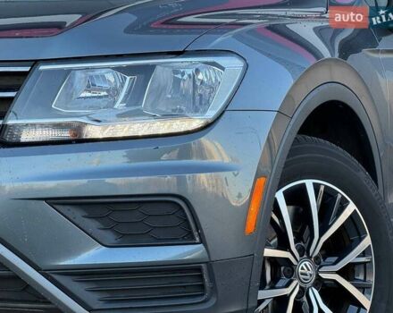 Серый Фольксваген Тигуан, объемом двигателя 2 л и пробегом 53 тыс. км за 18900 $, фото 3 на Automoto.ua