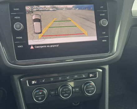 Серый Фольксваген Тигуан, объемом двигателя 1.97 л и пробегом 110 тыс. км за 24999 $, фото 102 на Automoto.ua