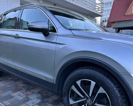Серый Фольксваген Тигуан, объемом двигателя 1.97 л и пробегом 144 тыс. км за 26000 $, фото 2 на Automoto.ua