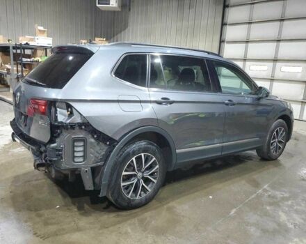 Сірий Фольксваген Тігуан, об'ємом двигуна 2 л та пробігом 76 тис. км за 4500 $, фото 2 на Automoto.ua