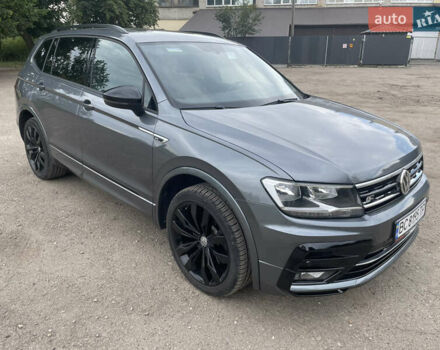 Серый Фольксваген Тигуан, объемом двигателя 1.98 л и пробегом 129 тыс. км за 23000 $, фото 1 на Automoto.ua