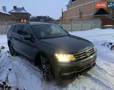 Серый Фольксваген Тигуан, объемом двигателя 2 л и пробегом 27 тыс. км за 26000 $, фото 3 на Automoto.ua