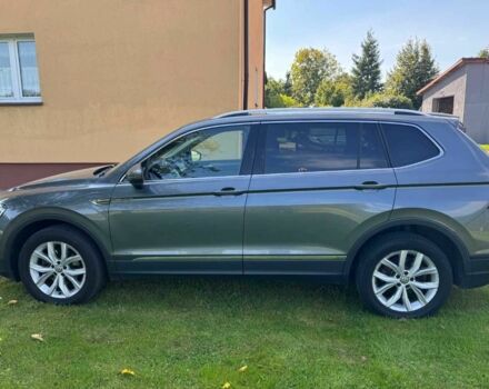 Сірий Фольксваген Тігуан, об'ємом двигуна 2 л та пробігом 35 тис. км за 13100 $, фото 4 на Automoto.ua