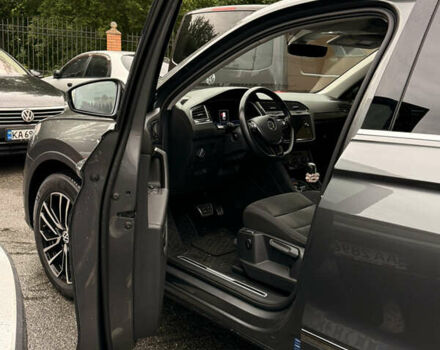 Серый Фольксваген Тигуан, объемом двигателя 1.97 л и пробегом 99 тыс. км за 30000 $, фото 3 на Automoto.ua