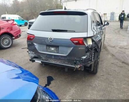 Серый Фольксваген Тигуан, объемом двигателя 2 л и пробегом 59 тыс. км за 4000 $, фото 5 на Automoto.ua