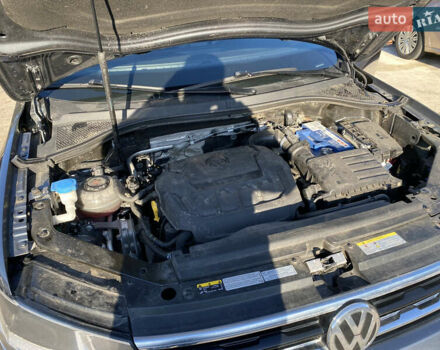 Сірий Фольксваген Тігуан, об'ємом двигуна 1.98 л та пробігом 81 тис. км за 25000 $, фото 15 на Automoto.ua