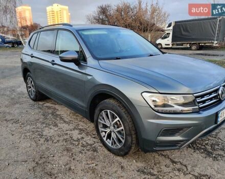 Серый Фольксваген Тигуан, объемом двигателя 1.98 л и пробегом 140 тыс. км за 17600 $, фото 2 на Automoto.ua