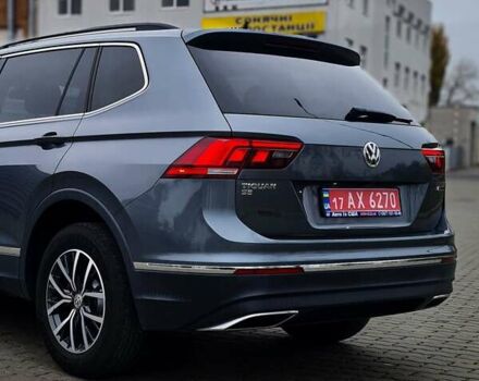 Серый Фольксваген Тигуан, объемом двигателя 2 л и пробегом 122 тыс. км за 20500 $, фото 4 на Automoto.ua