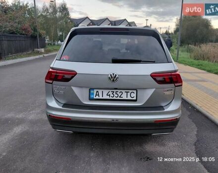 Серый Фольксваген Тигуан, объемом двигателя 1.98 л и пробегом 225 тыс. км за 19500 $, фото 4 на Automoto.ua