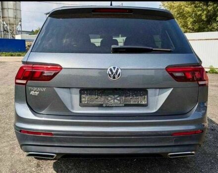 Серый Фольксваген Тигуан, объемом двигателя 2 л и пробегом 98 тыс. км за 9800 $, фото 7 на Automoto.ua