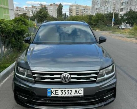 Серый Фольксваген Тигуан, объемом двигателя 2 л и пробегом 99 тыс. км за 23400 $, фото 2 на Automoto.ua