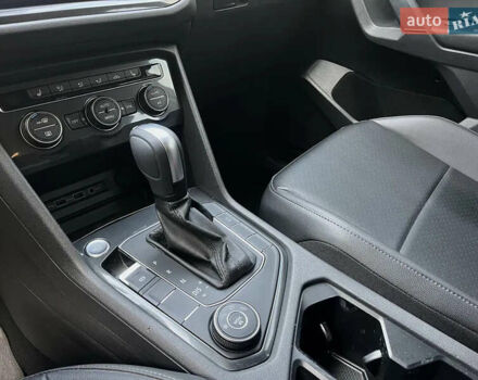 Серый Фольксваген Тигуан, объемом двигателя 1.98 л и пробегом 225 тыс. км за 17800 $, фото 15 на Automoto.ua