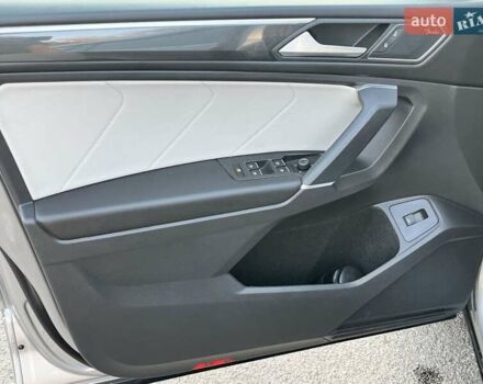 Сірий Фольксваген Тігуан, об'ємом двигуна 1.98 л та пробігом 118 тис. км за 28000 $, фото 15 на Automoto.ua