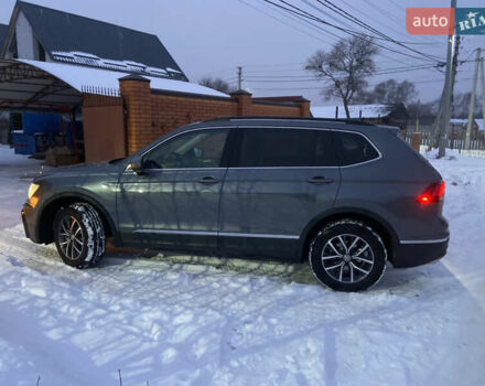 Серый Фольксваген Тигуан, объемом двигателя 2 л и пробегом 27 тыс. км за 26000 $, фото 5 на Automoto.ua