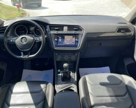 Серый Фольксваген Тигуан, объемом двигателя 2 л и пробегом 40 тыс. км за 23000 $, фото 5 на Automoto.ua