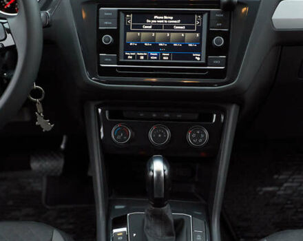 Серый Фольксваген Тигуан, объемом двигателя 1.98 л и пробегом 35 тыс. км за 17200 $, фото 11 на Automoto.ua