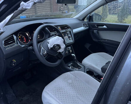 Серый Фольксваген Тигуан, объемом двигателя 0 л и пробегом 23 тыс. км за 11500 $, фото 15 на Automoto.ua