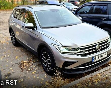 Сірий Фольксваген Тігуан, об'ємом двигуна 2 л та пробігом 122 тис. км за 25000 $, фото 2 на Automoto.ua